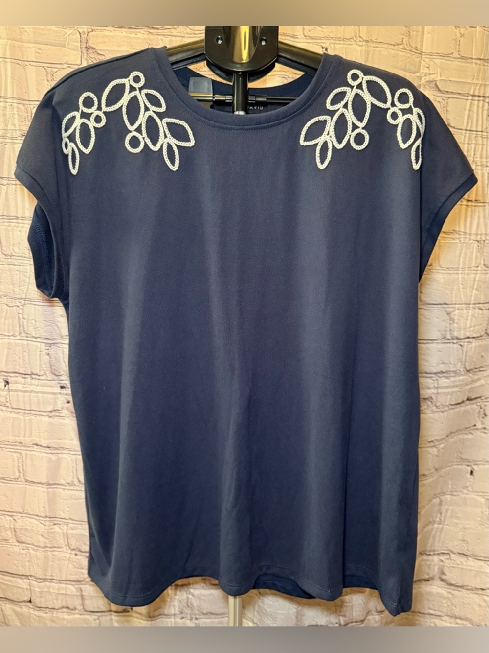 Fred David Navy Tee with White Embroidered Shoulder Leaves - Picture 2 of 9
